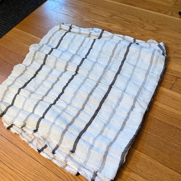 Plaid Linen scarf- bought in Burano Italy - Picture 2 of 2